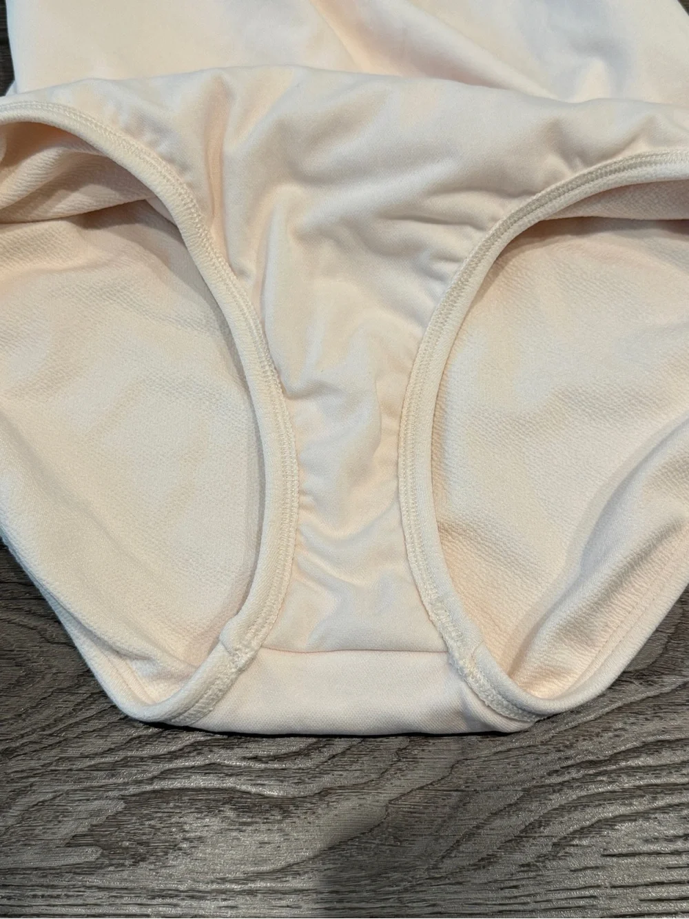 Shade & Shore Cream Crepe Belted V-Neck One Piece Swimsuit Size S (4-6)